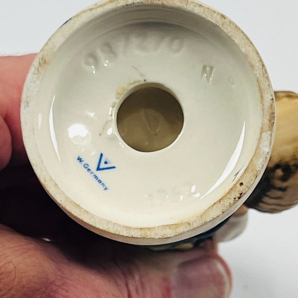 Vintage 1957-1963 Goebel Hummel Sister Figurine #98/270 TMK3 - Picture 9 of 10